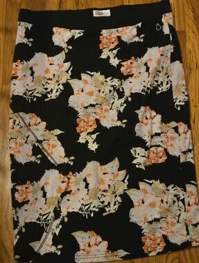Volcano Floral Pull On Skirt XL